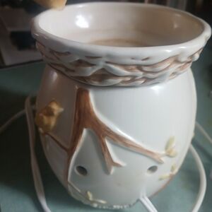 Scentsy Cream and Brown Ceramic Warmer